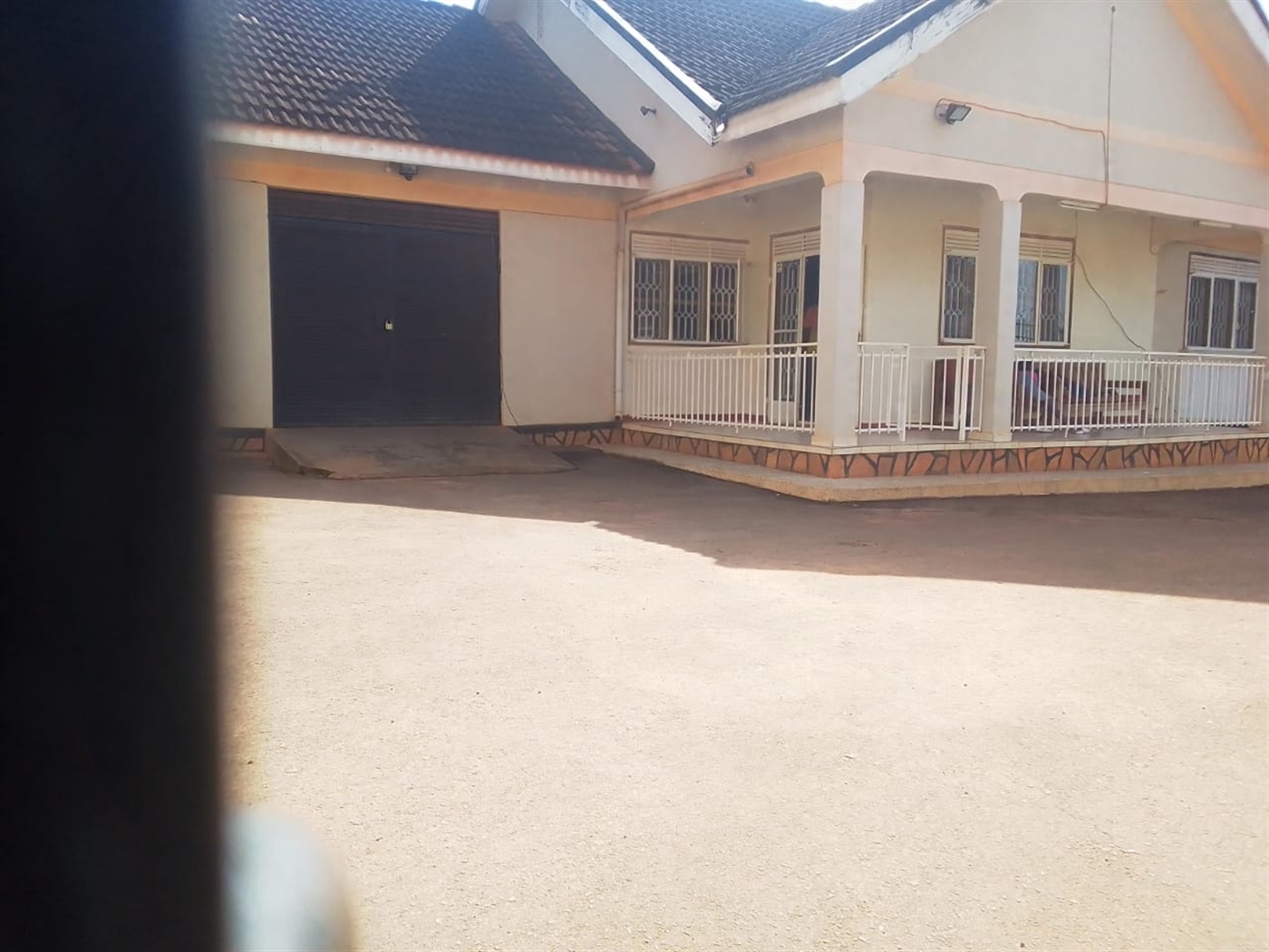  4 bedroom Bungalow for sale in Bukoto Kampala Uganda
