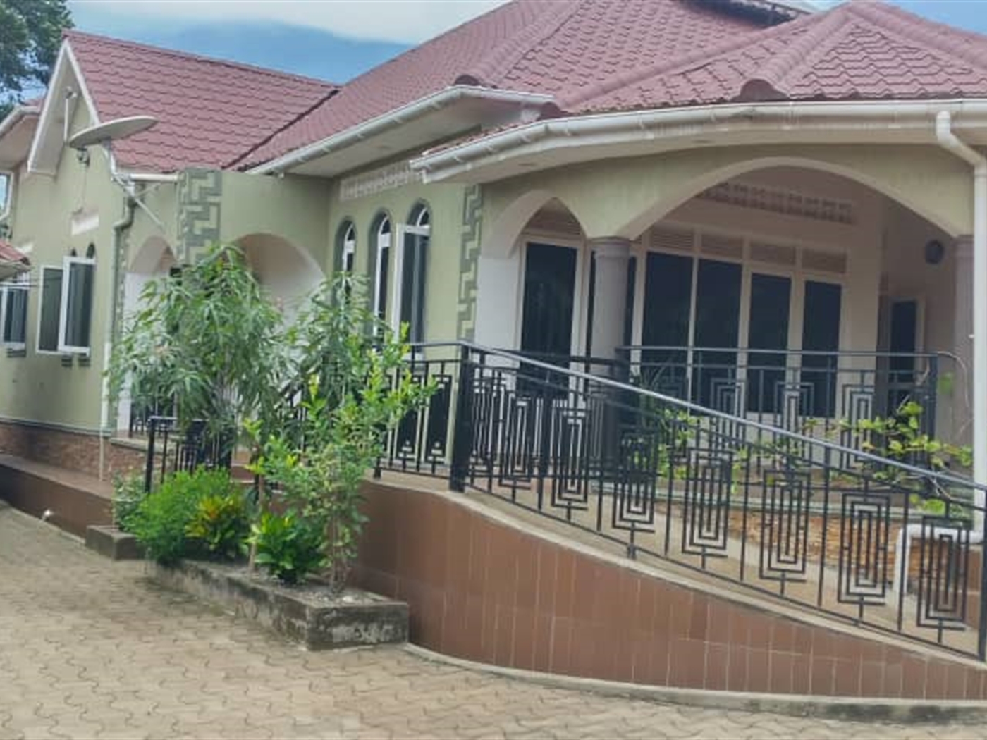 6 bedroom Bungalow for sale in Seeta Mukono Uganda