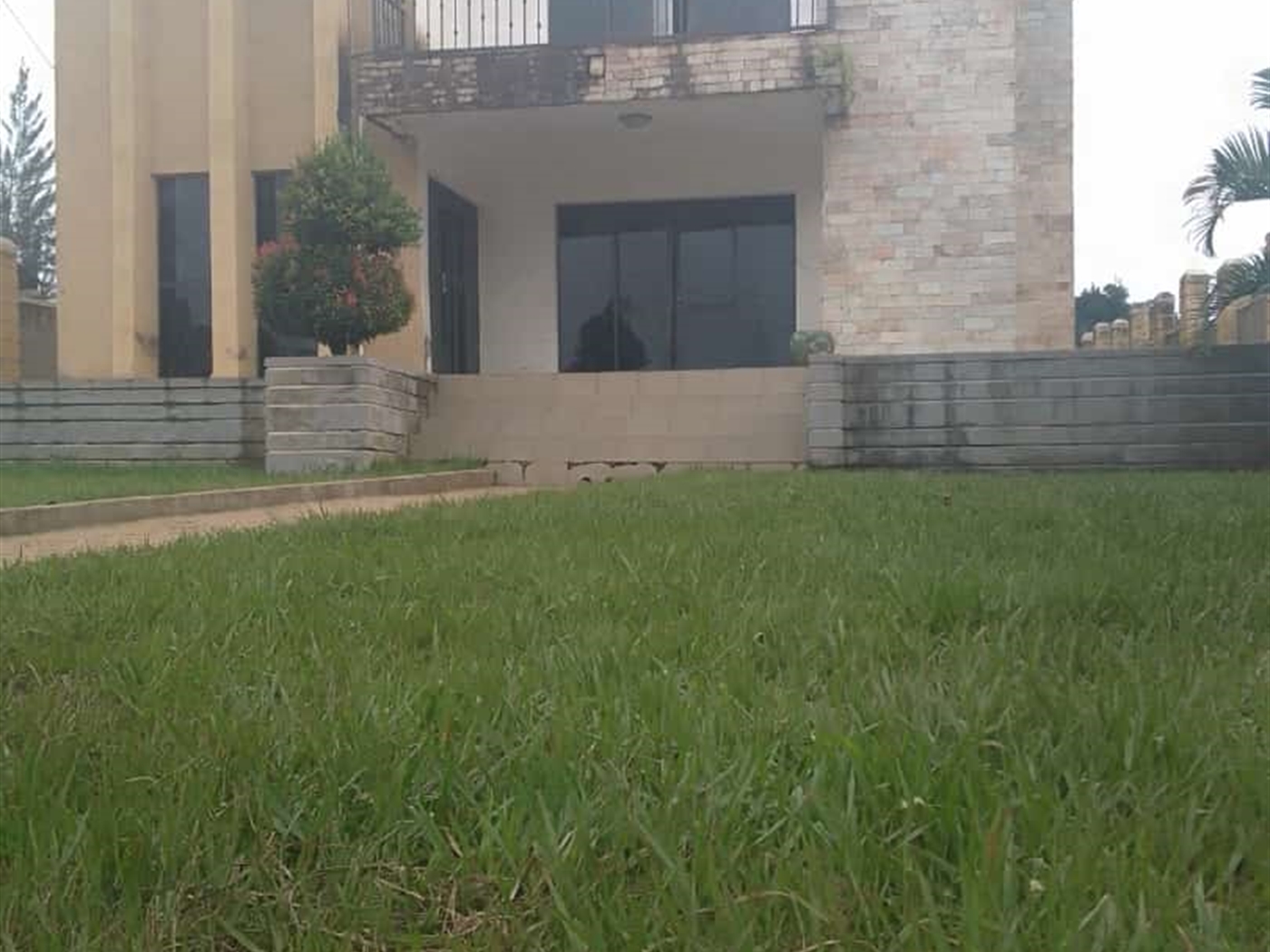 7 bedroom Bungalow for sale in Nkumba Wakiso Uganda