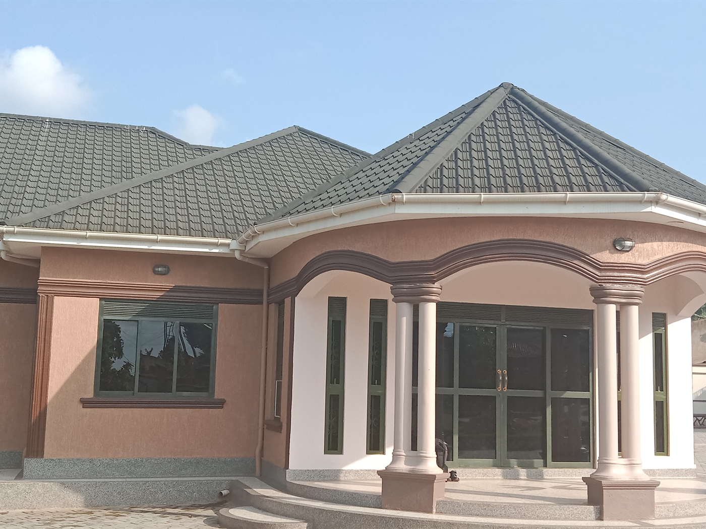 5 bedroom Bungalow for sale in Nansana Wakiso Uganda
