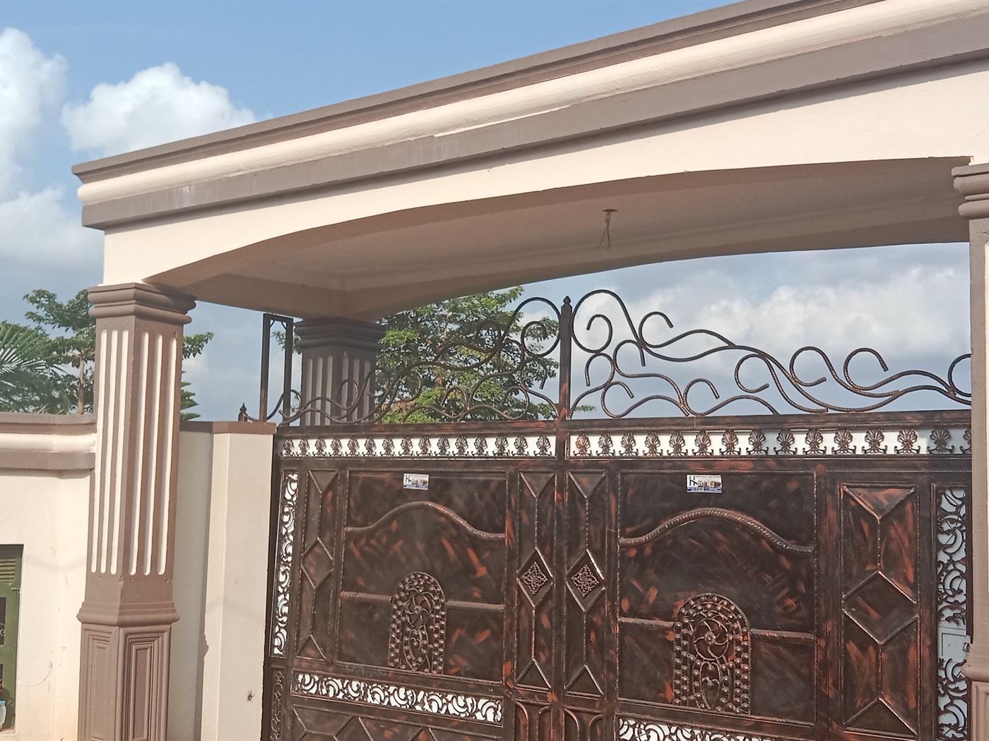 5 bedroom Bungalow for sale in Nansana Wakiso Uganda