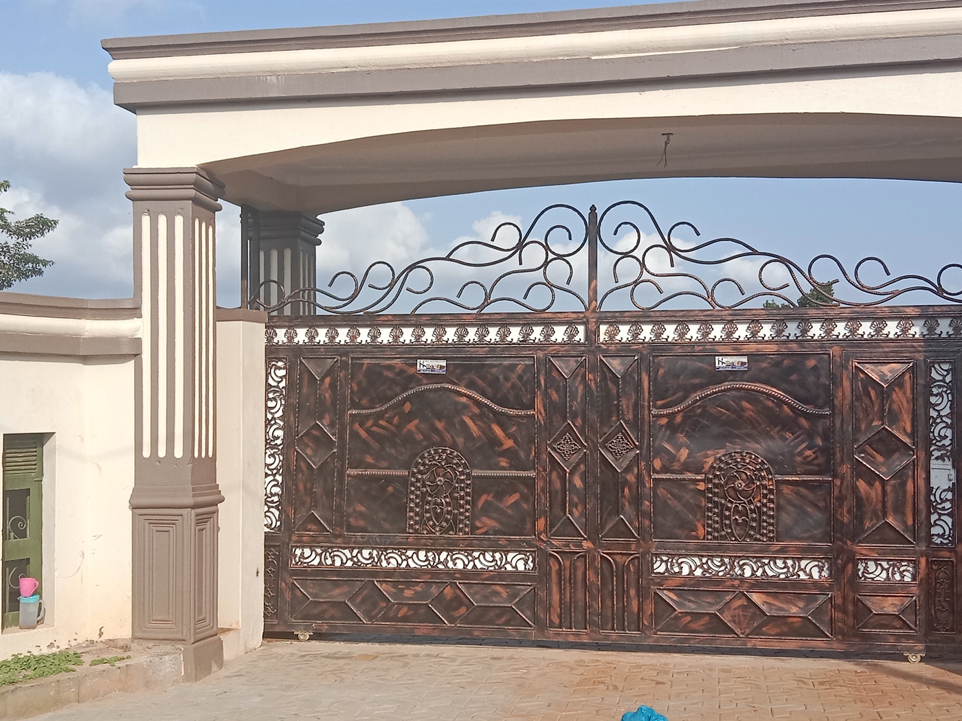 5 bedroom Bungalow for sale in Nansana Wakiso Uganda