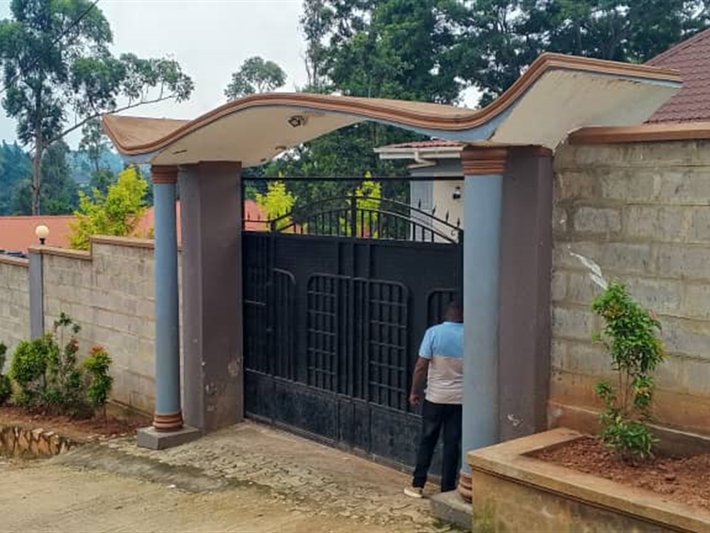 5 bedroom Bungalow for sale in Namilyango Wakiso Uganda