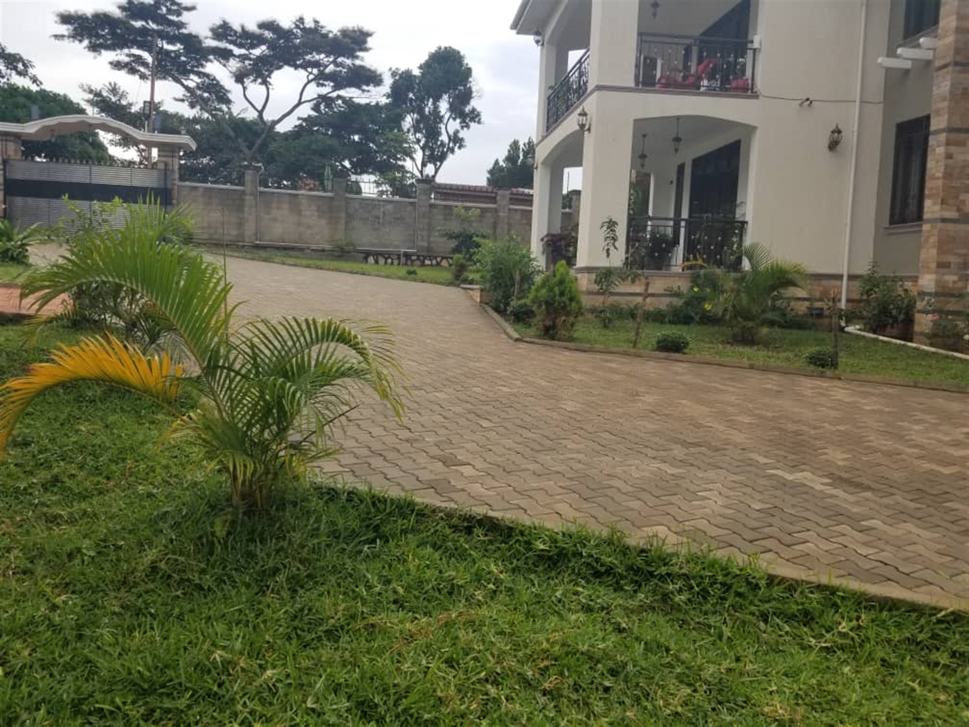 5 bedroom Bungalow for sale in Garuga Wakiso Uganda