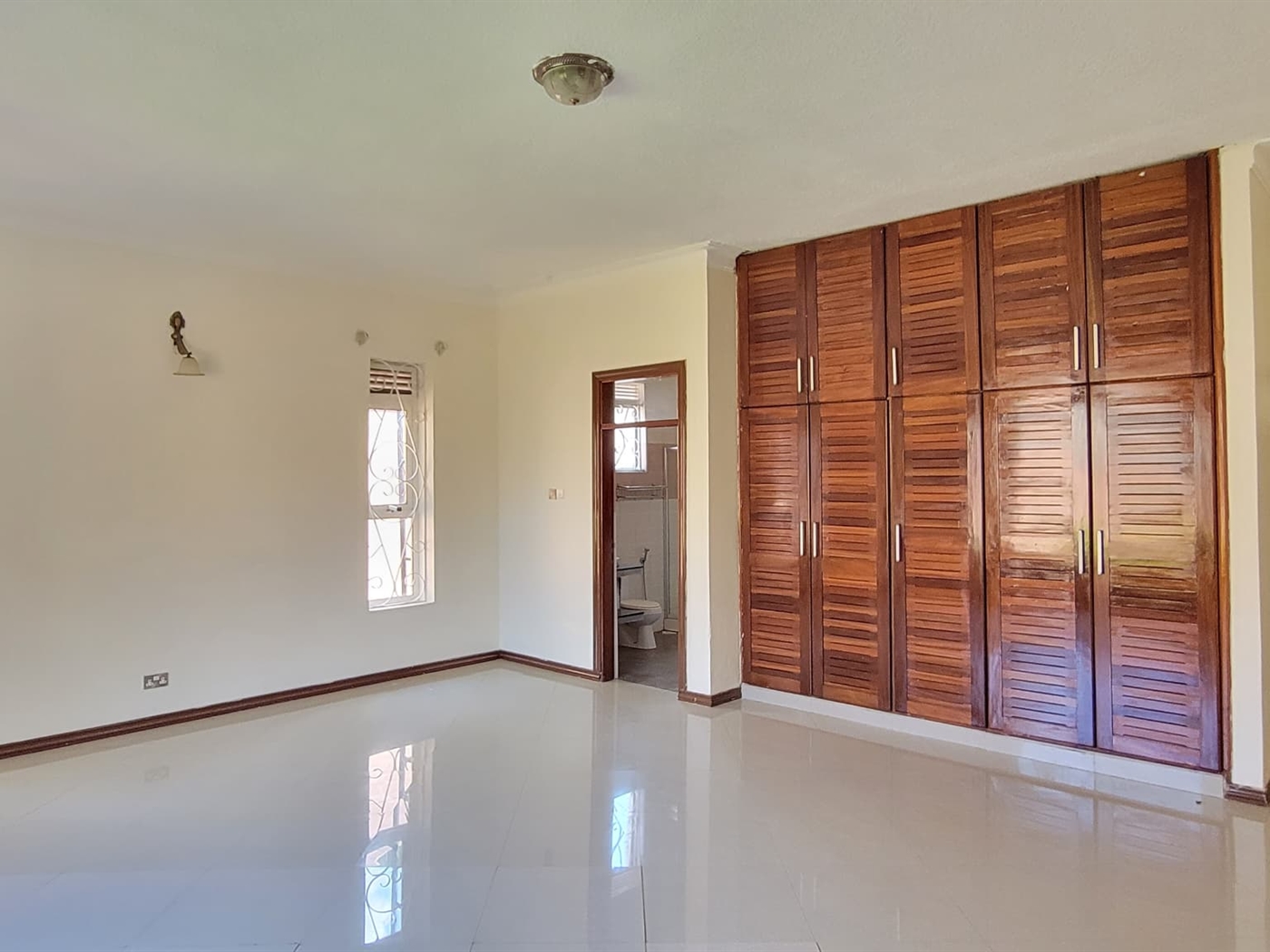 4 bedroom Bungalow for sale in Najjera Wakiso Uganda
