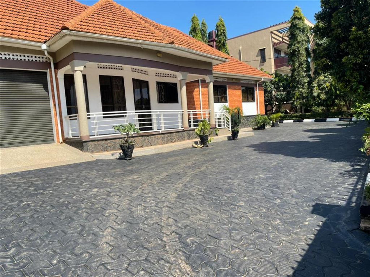 5 bedroom Bungalow for sale in Naalya Wakiso Uganda