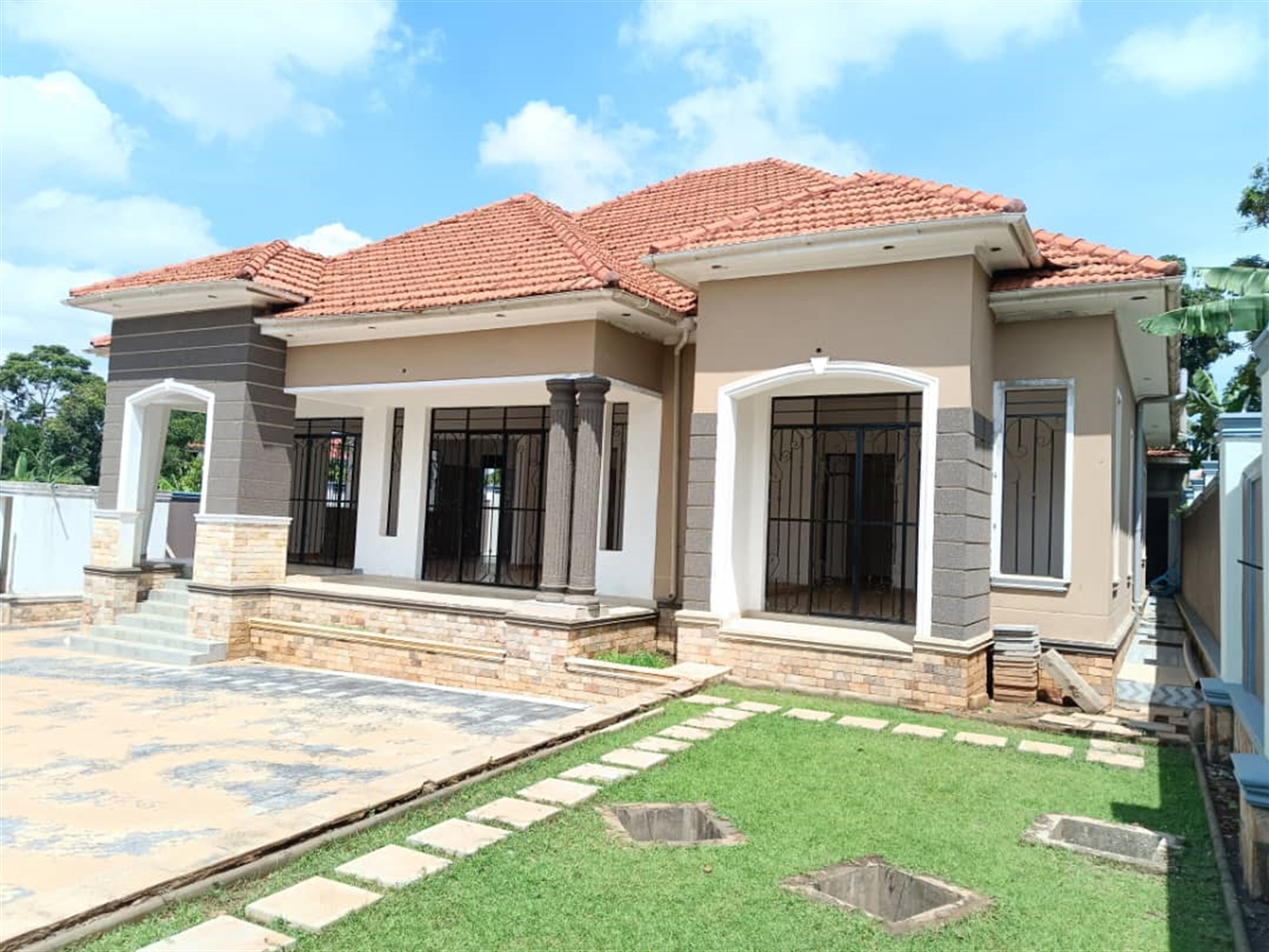 4 bedroom Bungalow for sale in Kira Wakiso Uganda
