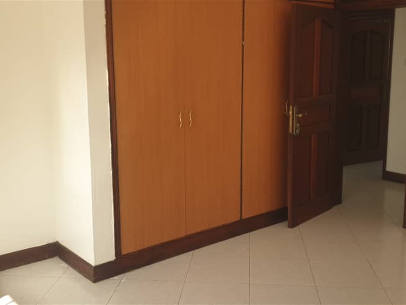 5 bedroom Storeyed house for rent in Muyenga Kampala Uganda