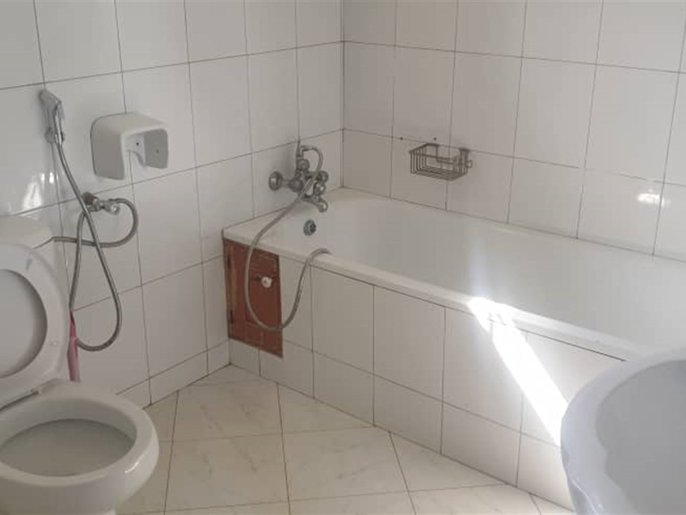 5 bedroom Storeyed house for rent in Muyenga Kampala Uganda