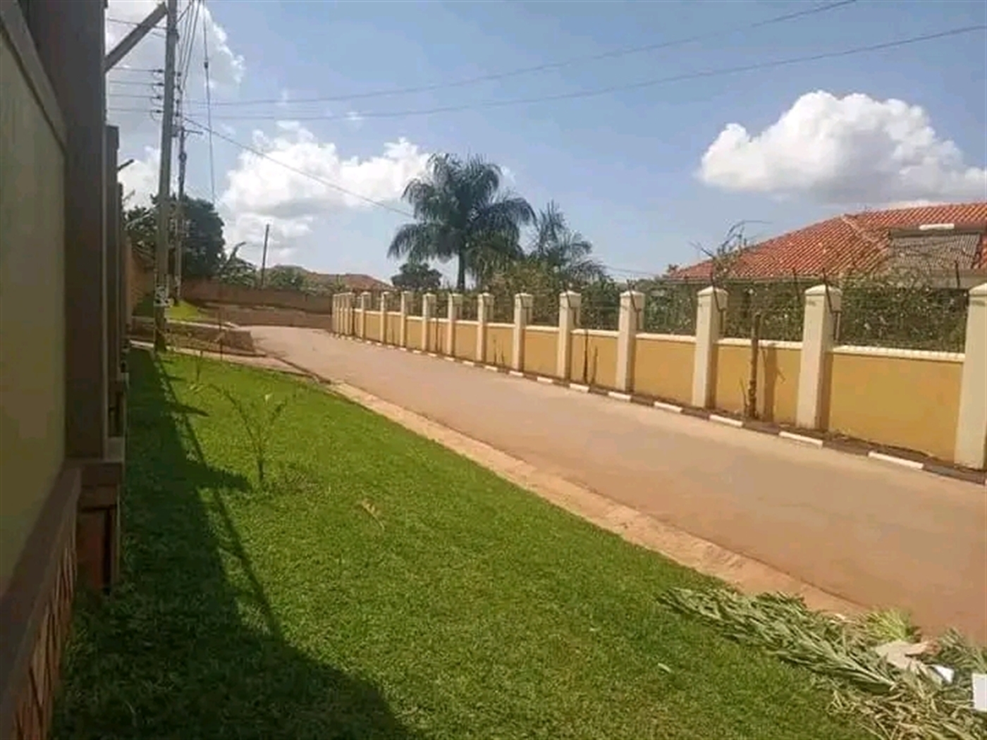 4 bedroom Bungalow for sale in Mutungo Kampala Uganda