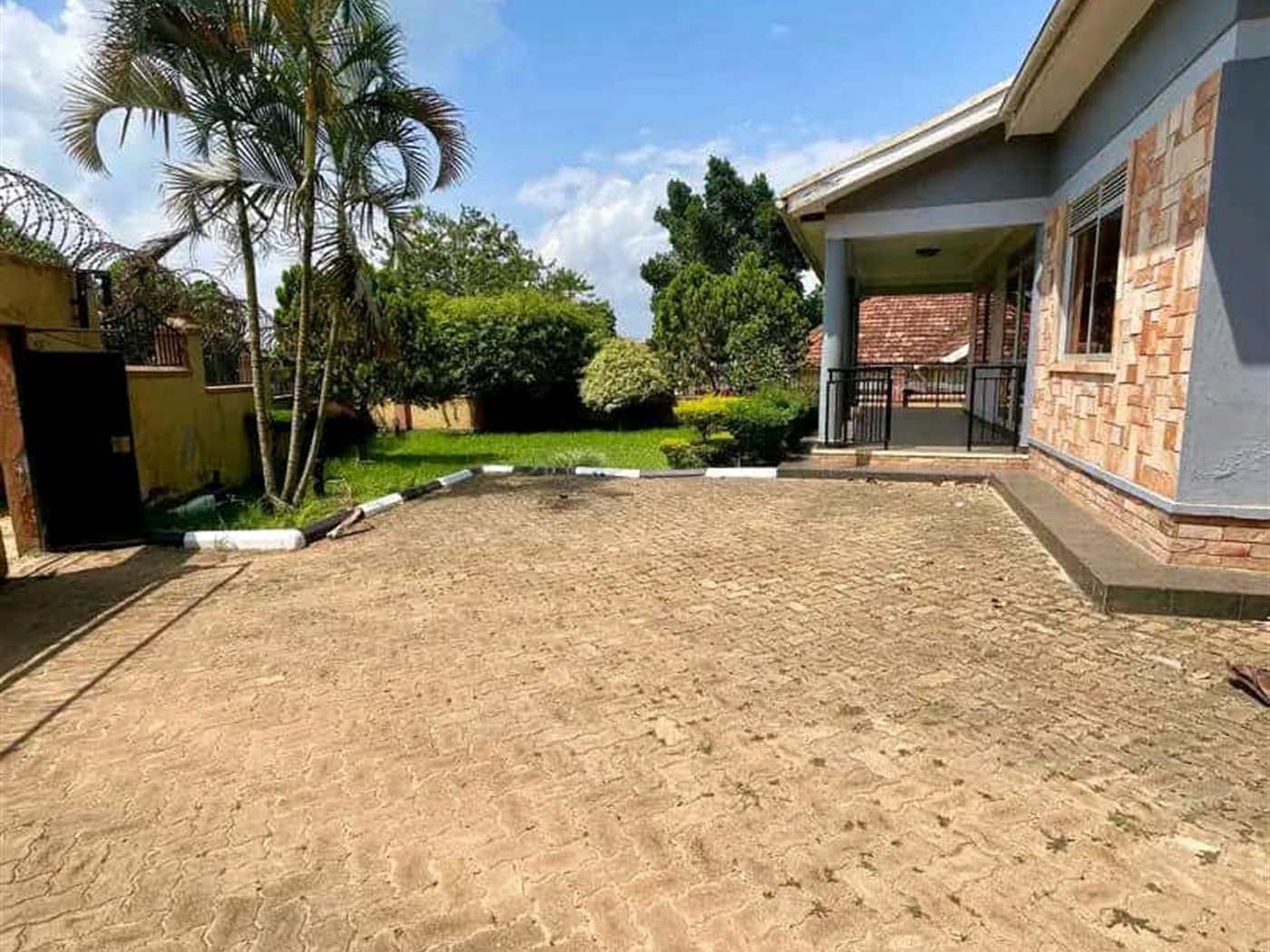 4 bedroom Bungalow for sale in Muyenga Wakiso Ugan...