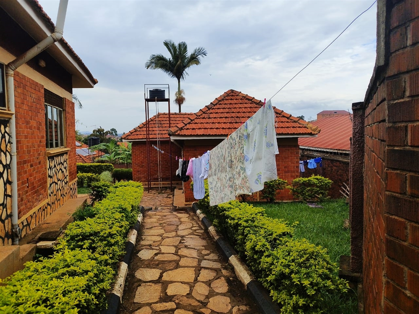 5 bedroom Bungalow for sale in Mbuya Kampala Uganda