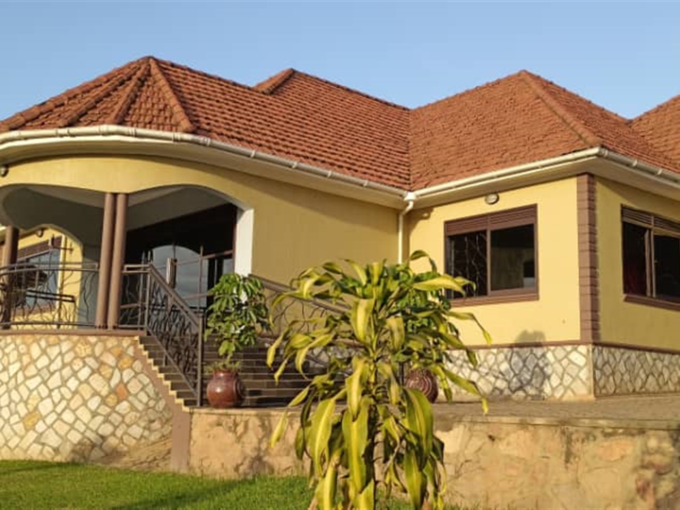 5 bedroom Bungalow for sale in Kireka Wakiso Ugan...