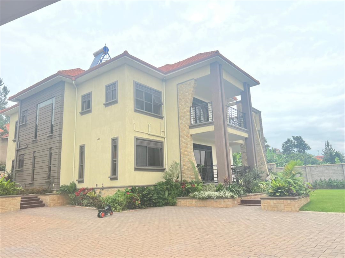 4 bedroom Storeyed house for rent in Katale Wakiso Uganda,