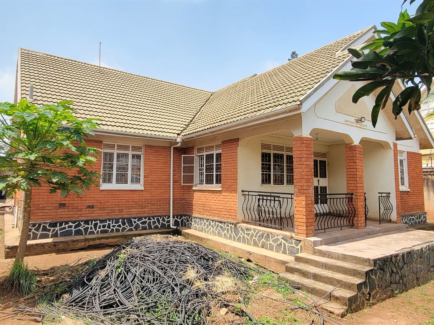  4 bedroom Bungalow for sale in Kisaasi Kampala Uganda