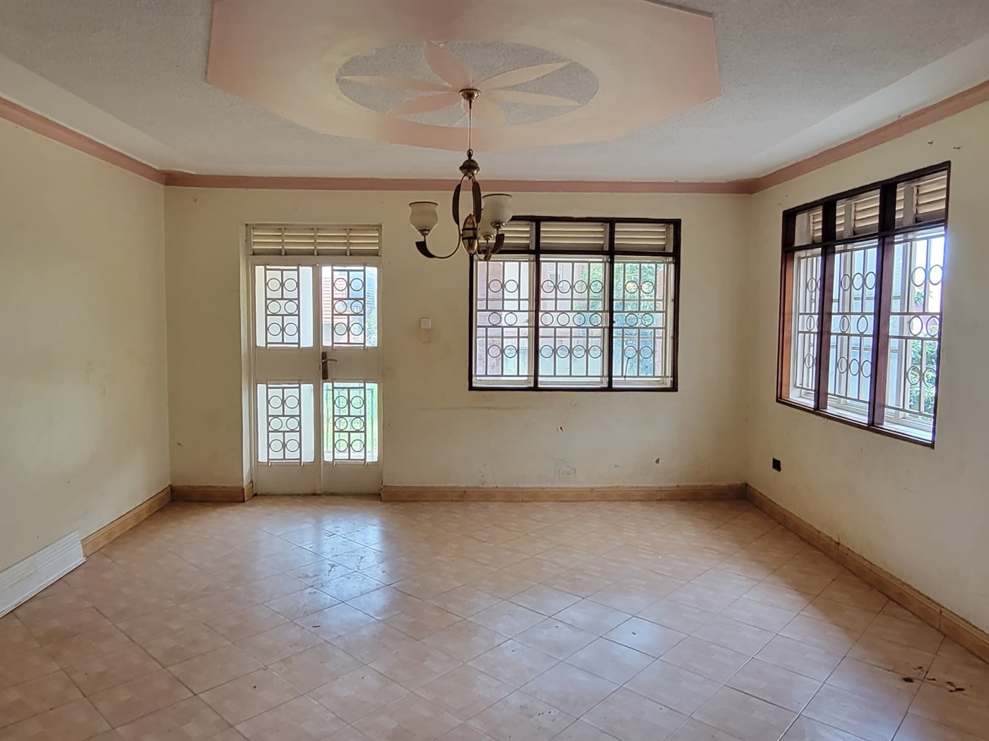  4 bedroom Bungalow for sale in Kisaasi Kampala Uganda