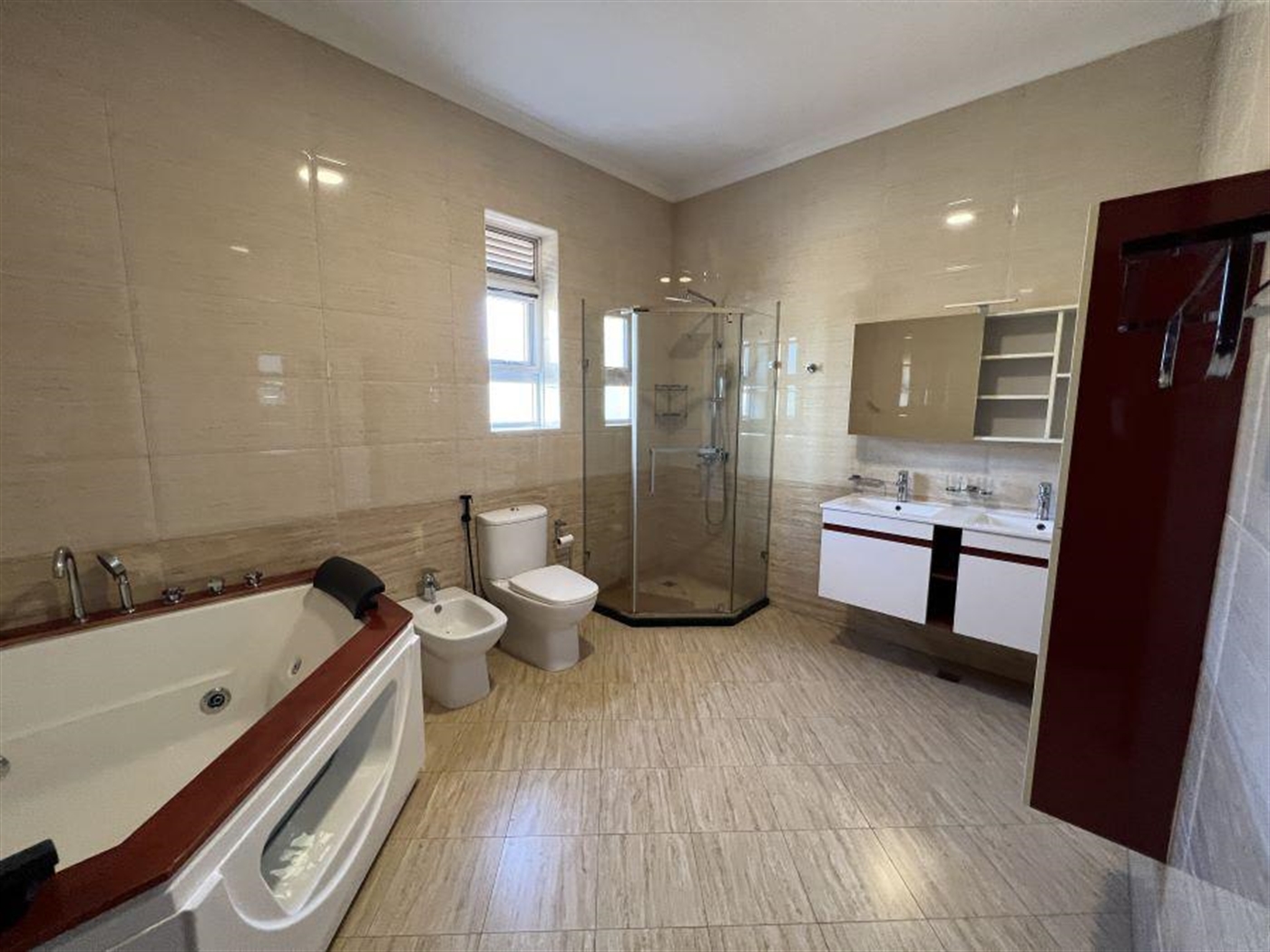  4 bedroom Storeyed house for rent in Munyonyo Wakiso Uganda,