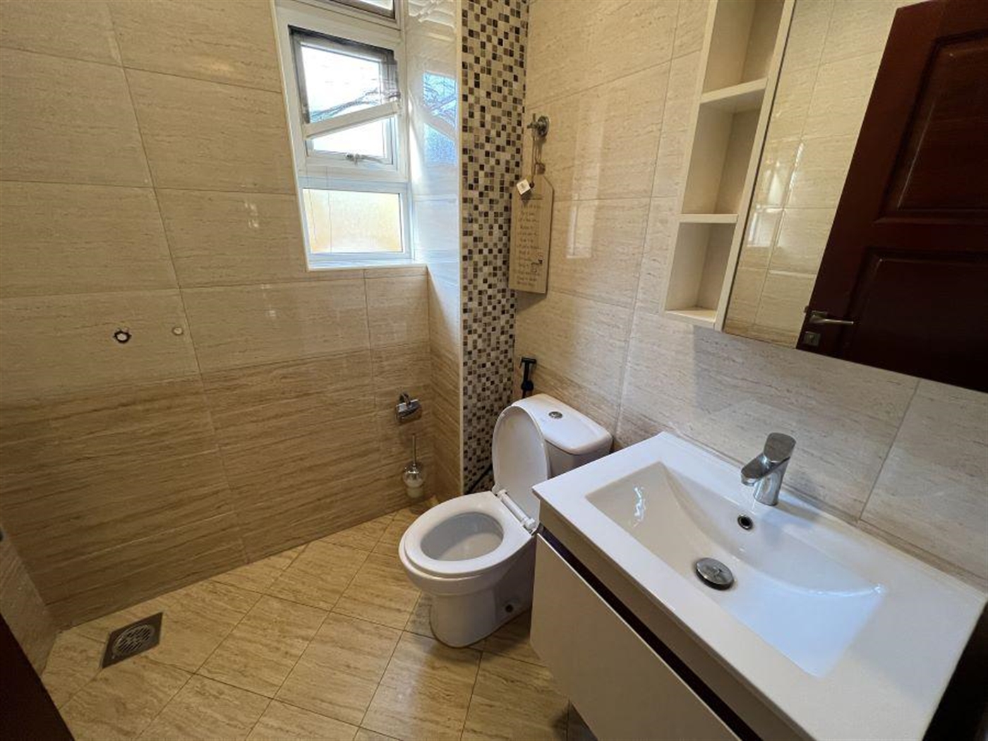  4 bedroom Storeyed house for rent in Munyonyo Wakiso Uganda,
