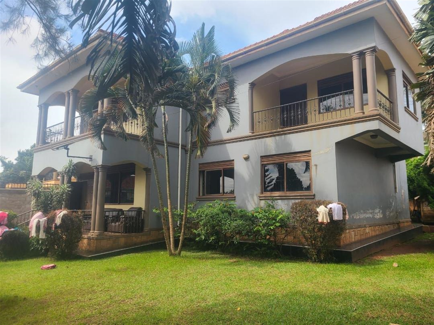5 bedroom Bungalow for sale in Kulambilo Wakiso Ug...
