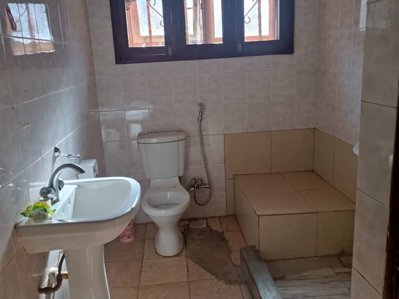 4 bedroom Bungalow for sale in Komamboga Wakiso Uganda
