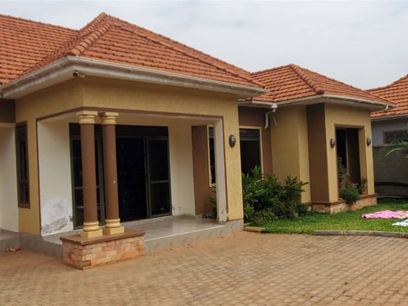 4 bedroom Bungalow for sale in Komamboga Kampala Uganda