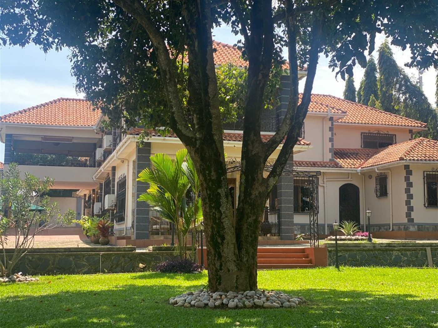  7 bedroom Storeyed house for sale in Entebbe Wakiso Uganda