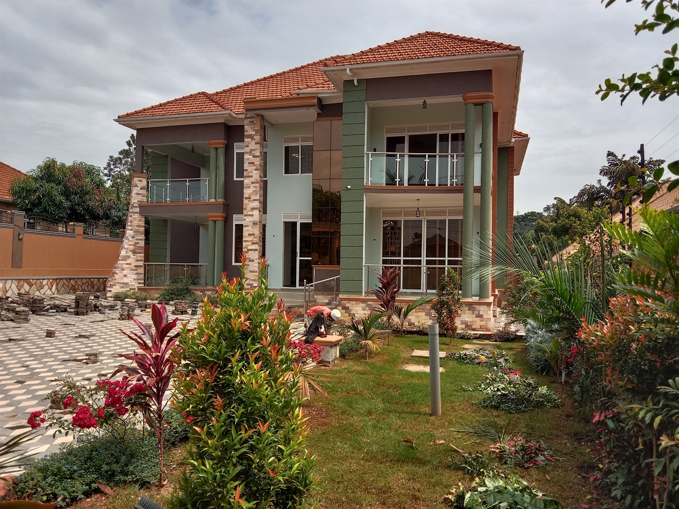 6 bedroom Mansion for sale in Kira Wakiso Uganda