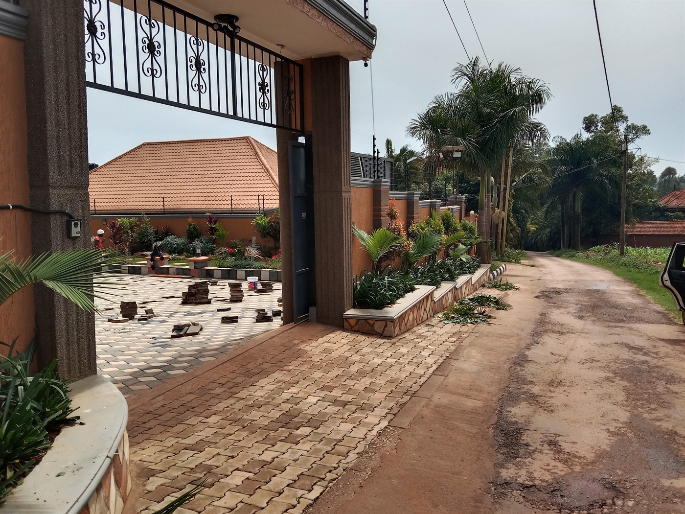 6 bedroom Mansion for sale in Kira Wakiso Uganda