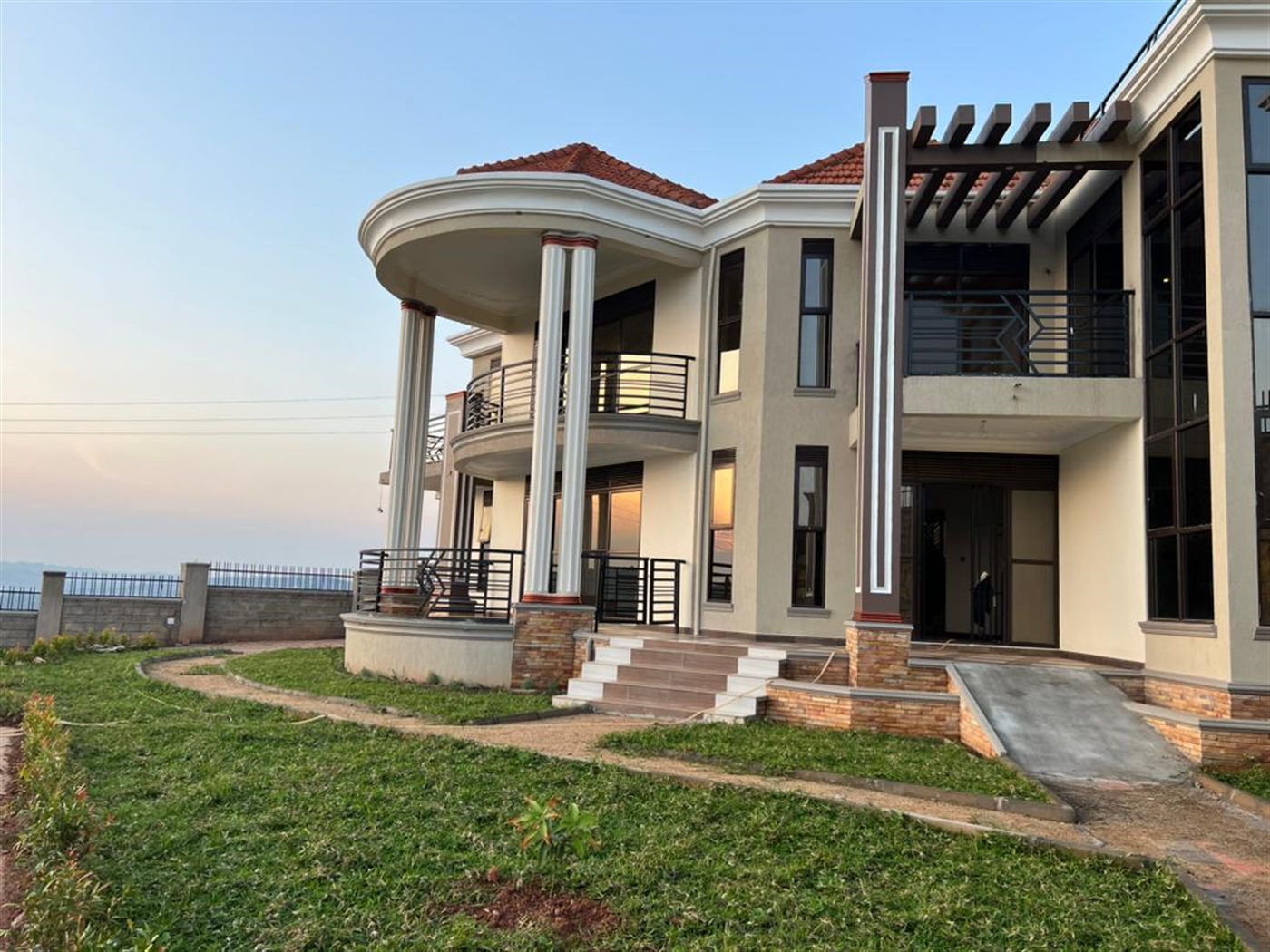 6 bedroom Mansion for sale in Bwebajja Wakiso Uganda