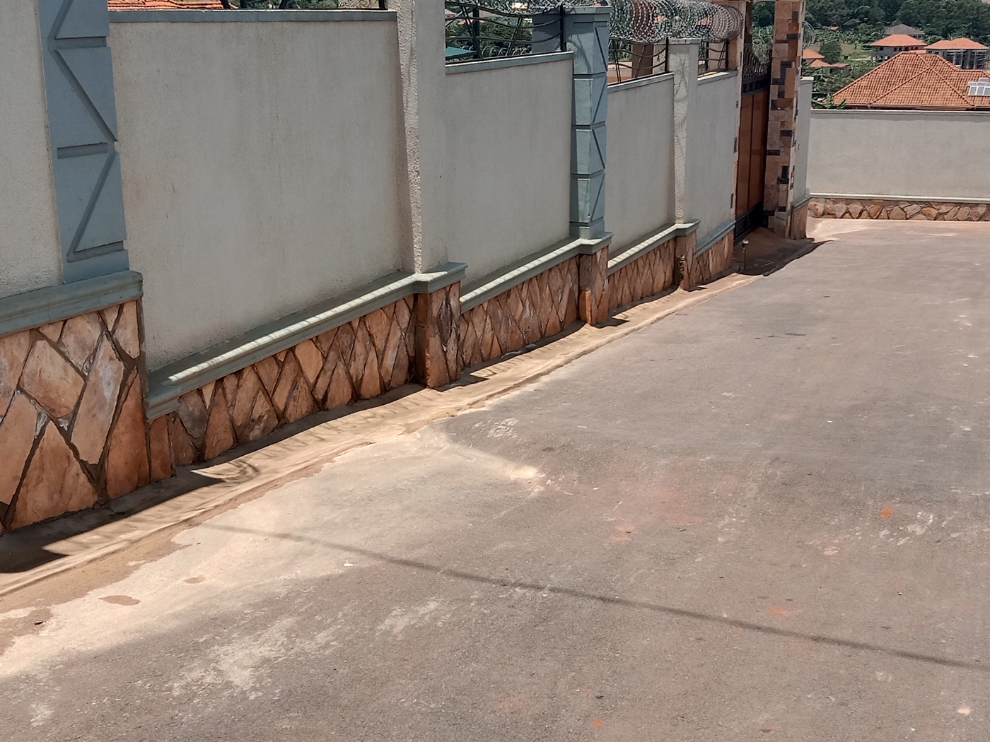 7 bedroom Mansion for sale in Akright Wakiso Uganda