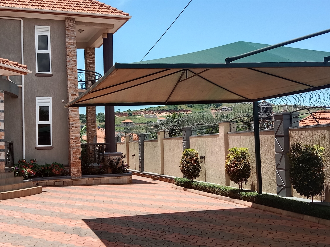7 bedroom Mansion for sale in Akright Wakiso Uganda