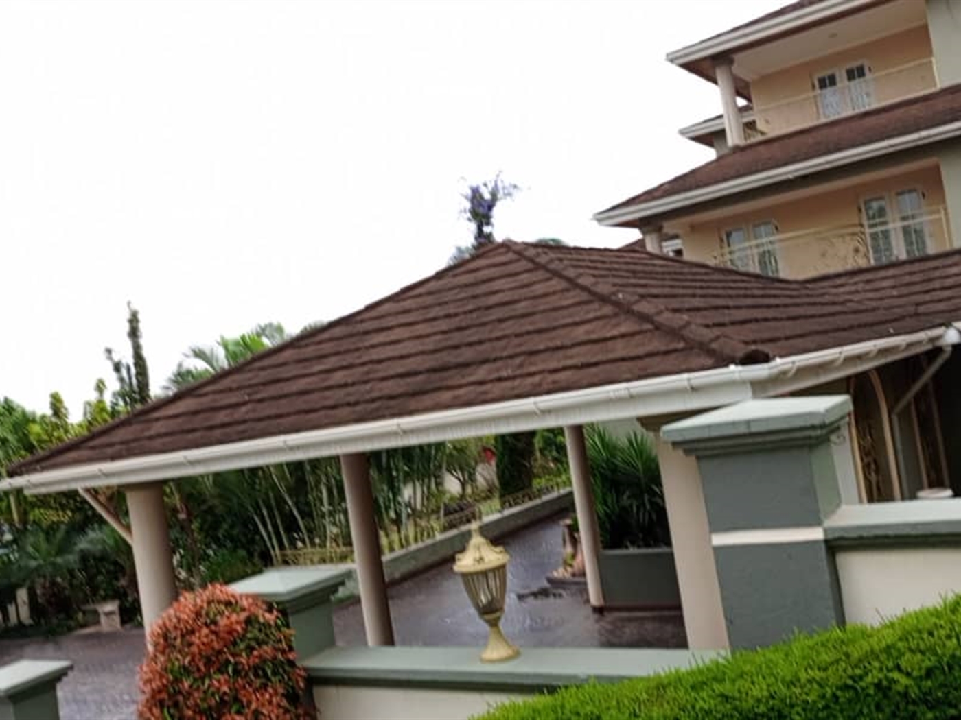 7 bedroom Mansion for sale in Mbuya Kampala Uganda