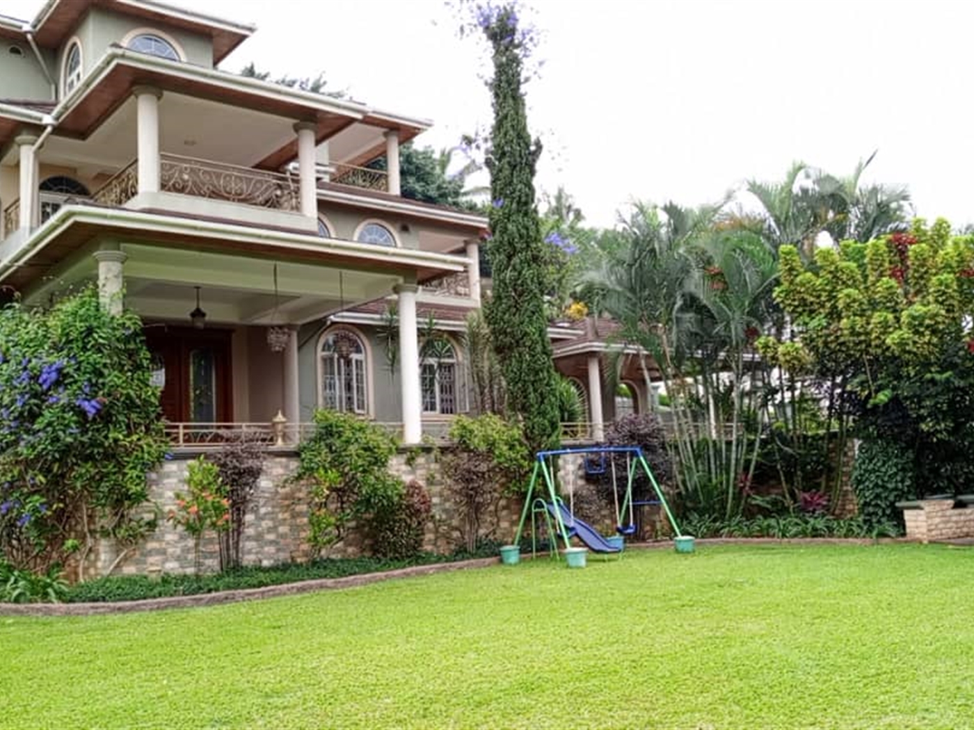 7 bedroom Mansion for sale in Mbuya Kampala Uganda