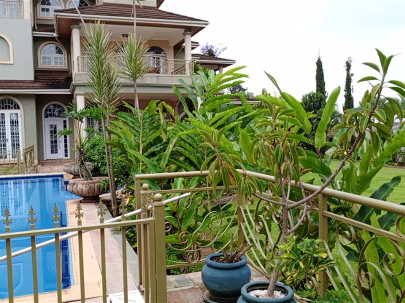 7 bedroom Mansion for sale in Mbuya Kampala Uganda