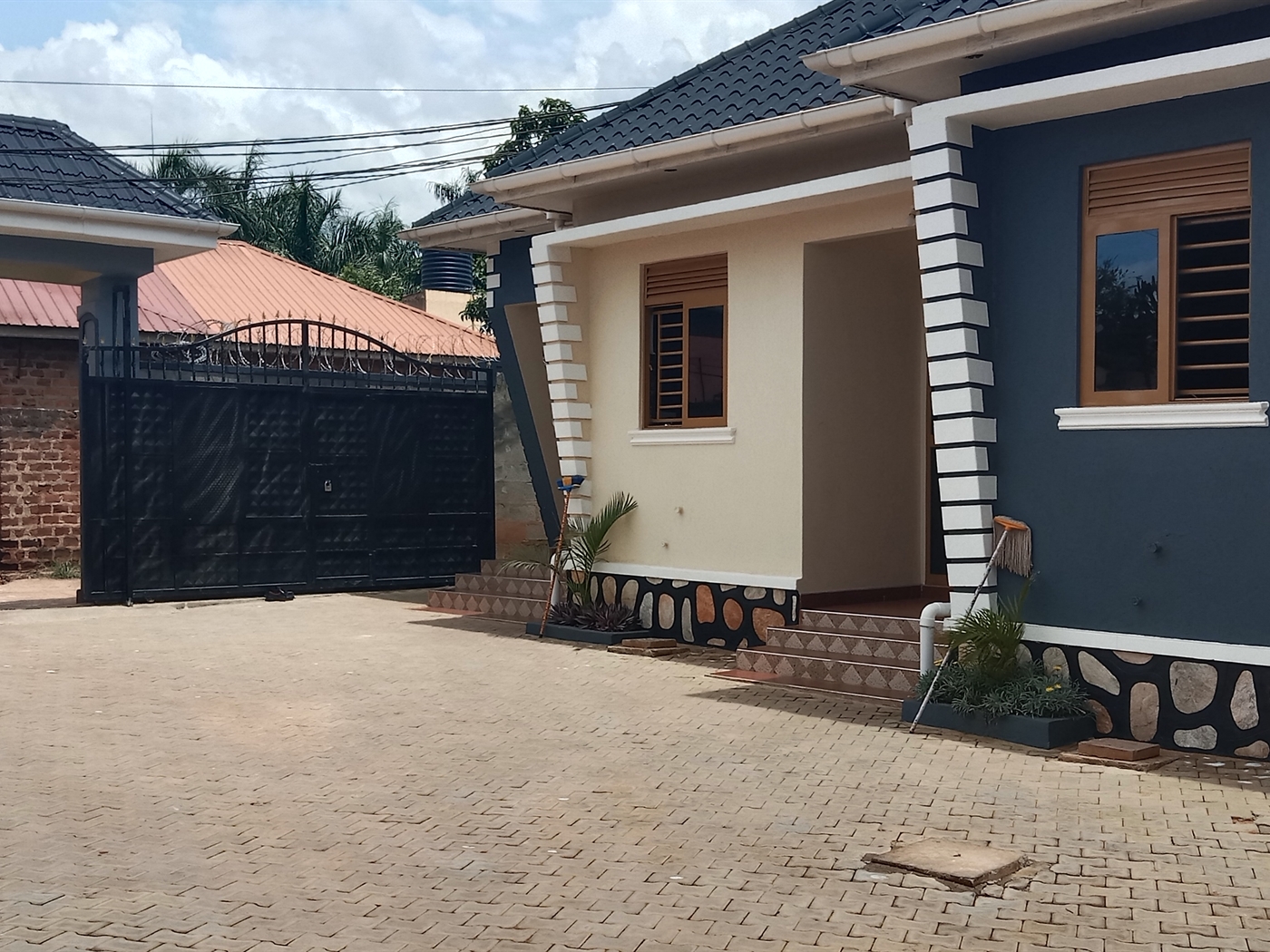 2 bedroom Semi detached for sale in Kyanja Kampala Uganda