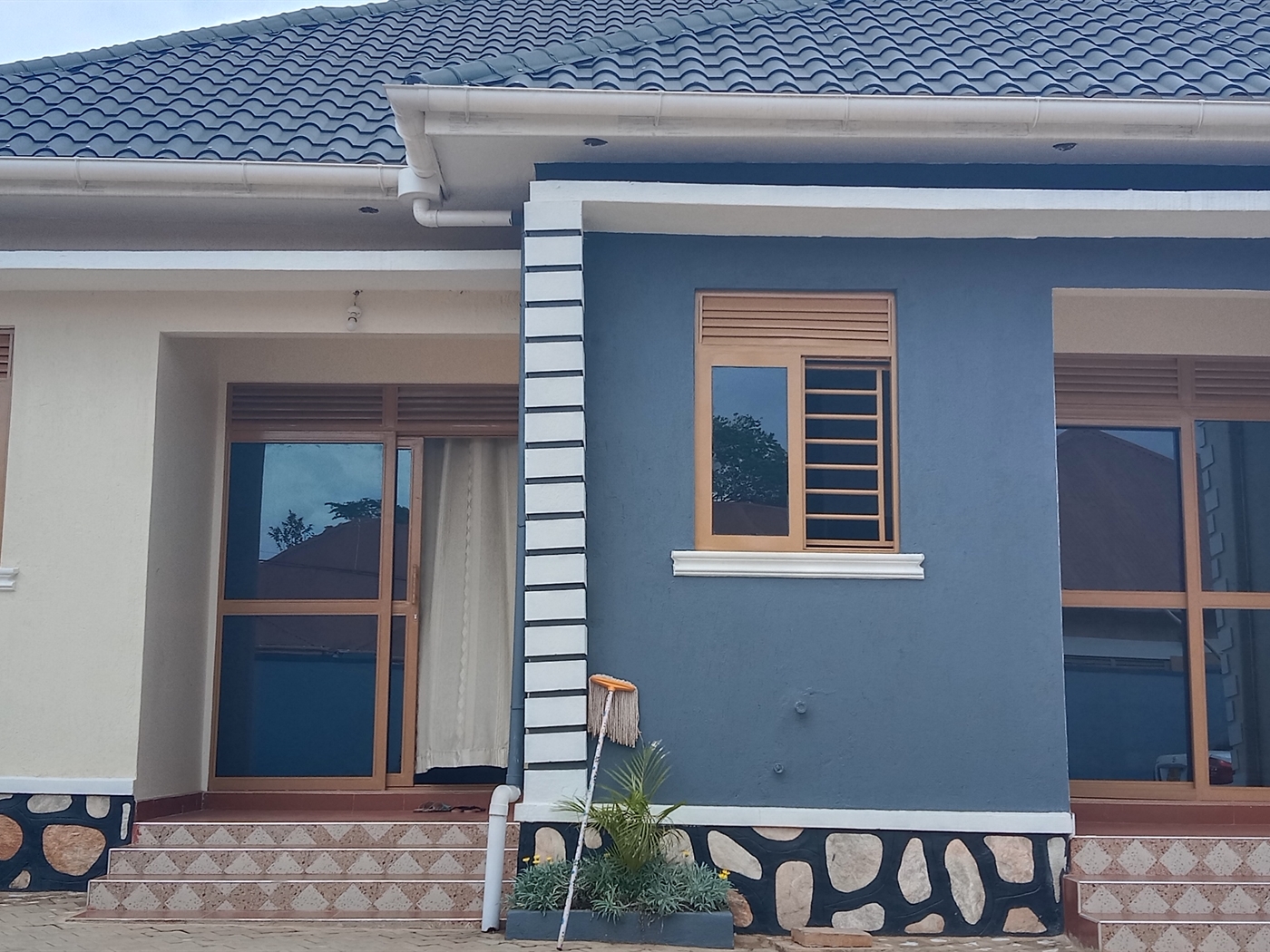 2 bedroom Semi detached for sale in Kyanja Kampala...
