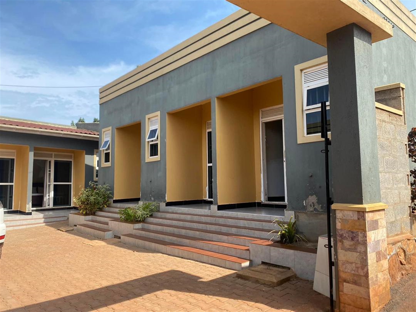 15 bedroom Cottage for sale in Munyonyo Kampala Uganda
