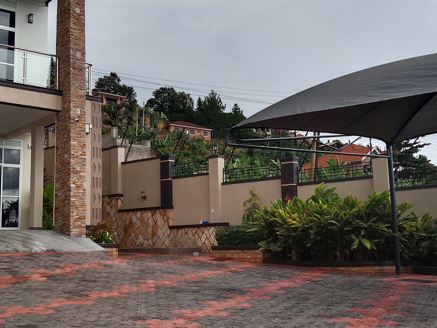 7 bedroom Mansion for sale in Lubowa Wakiso Uganda