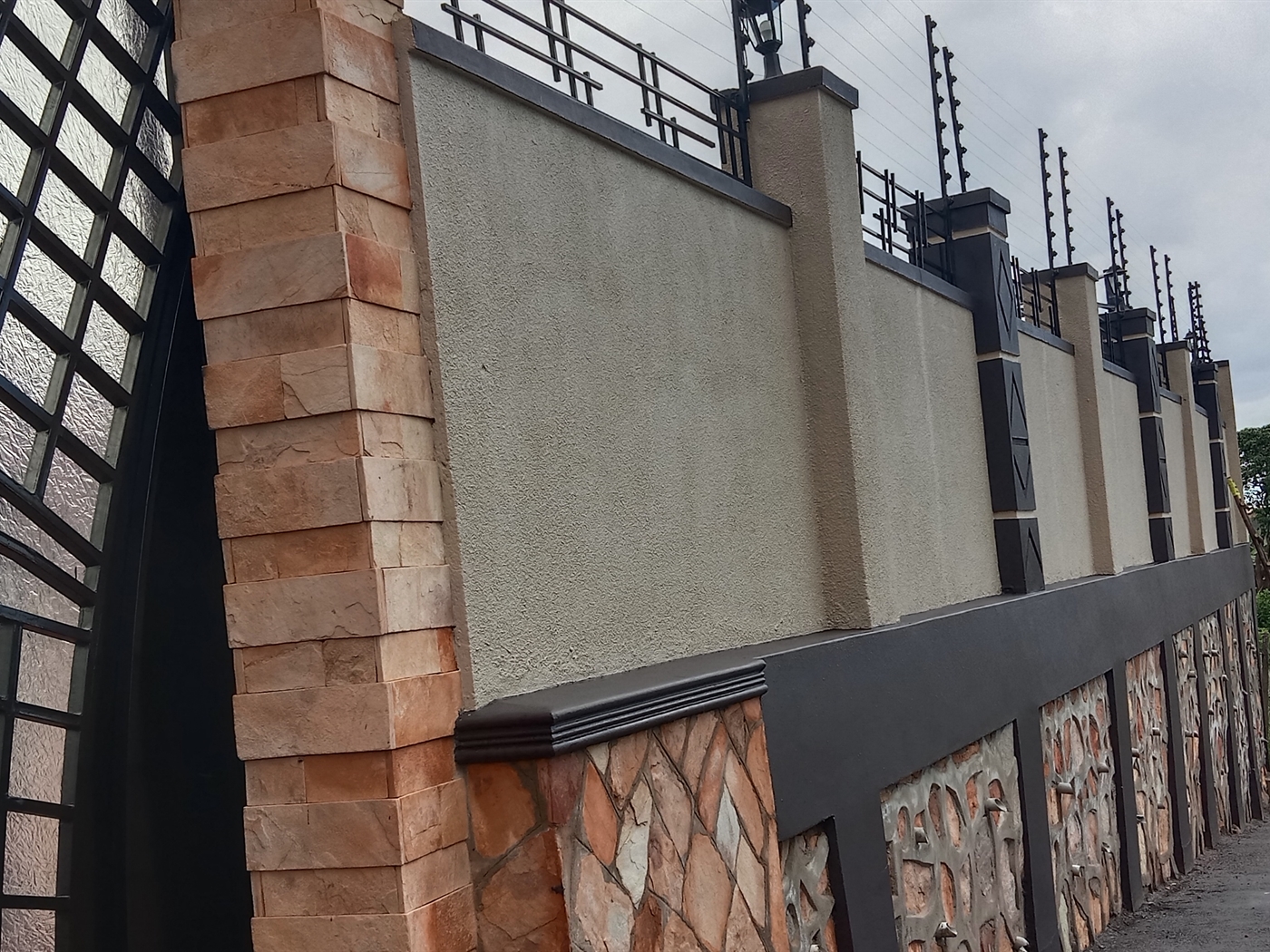 7 bedroom Mansion for sale in Lubowa Wakiso Uganda