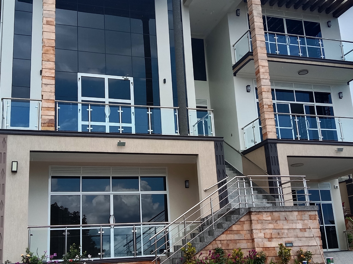 7 bedroom Mansion for sale in Lubowa Wakiso Uganda