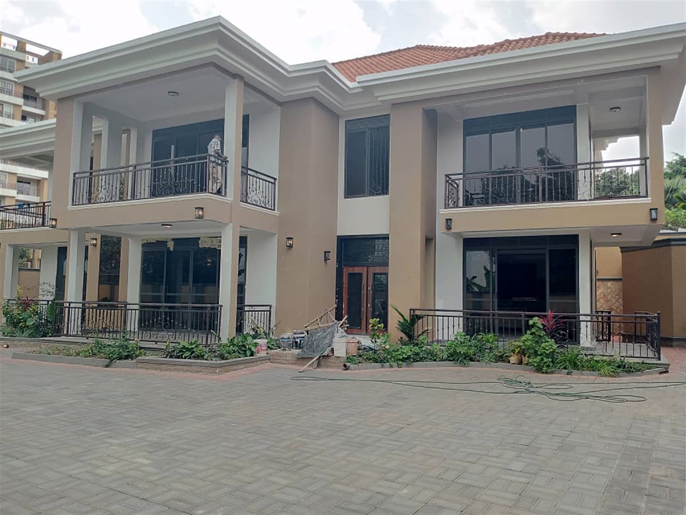 6 bedroom Storeyed house for sale in Muyenga Kampala Uganda
