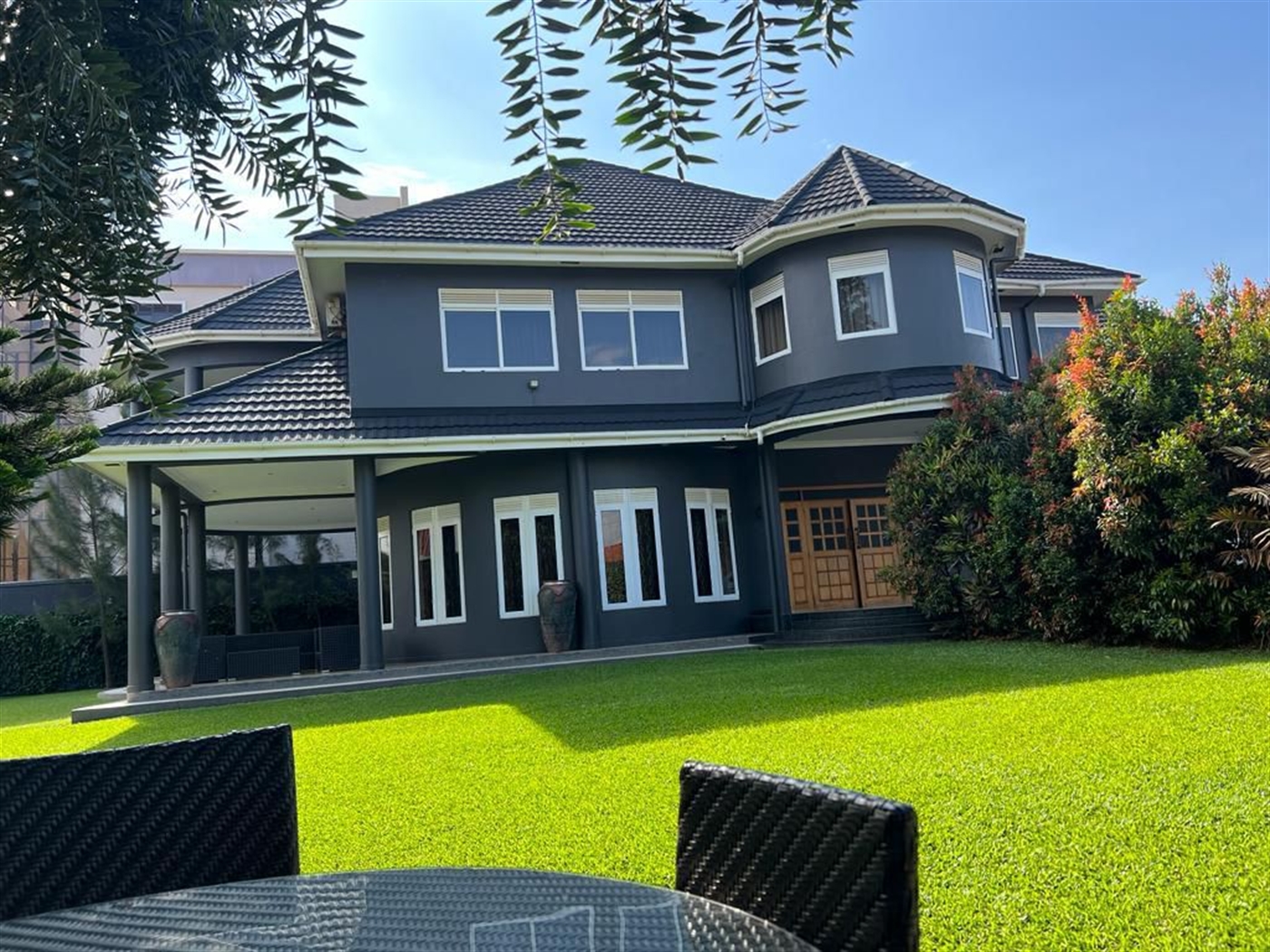 7 bedroom Storeyed house for sale in Kansanga Kampala Uganda