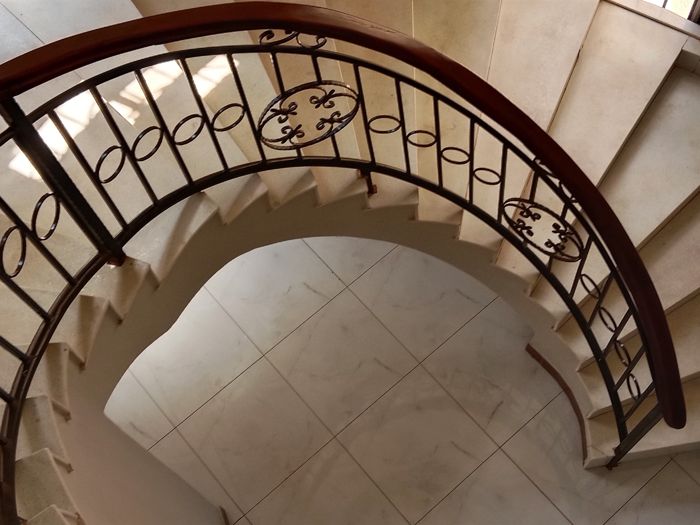 5 bedroom Storeyed house for sale in Munyonyo Kampala Uganda