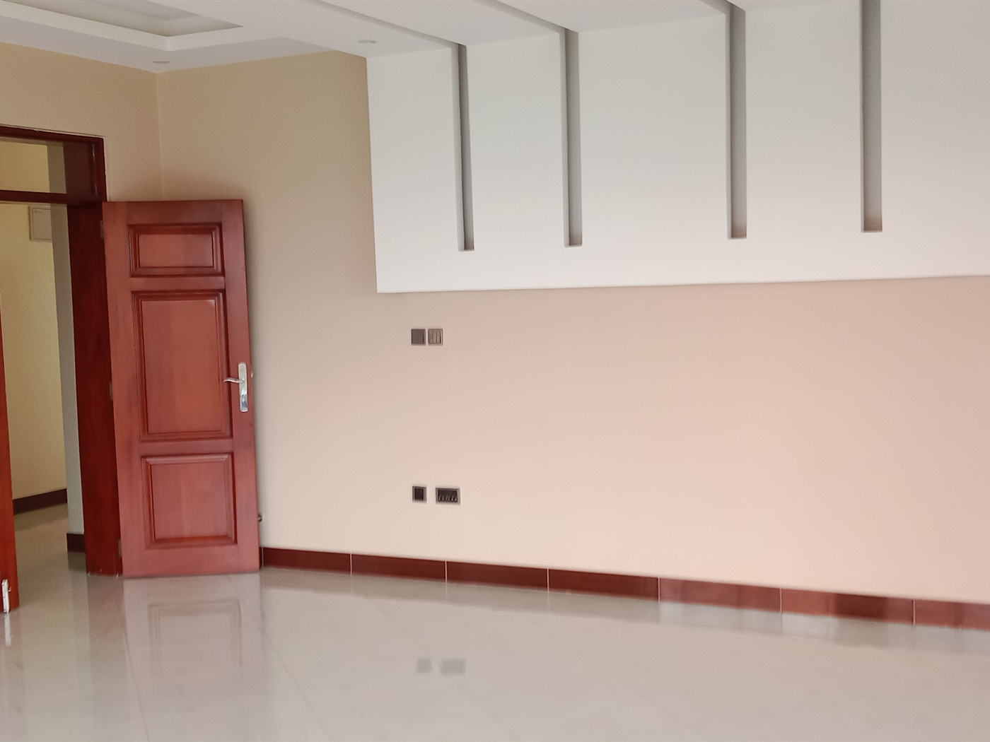 5 bedroom Storeyed house for sale in Munyonyo Kampala Uganda
