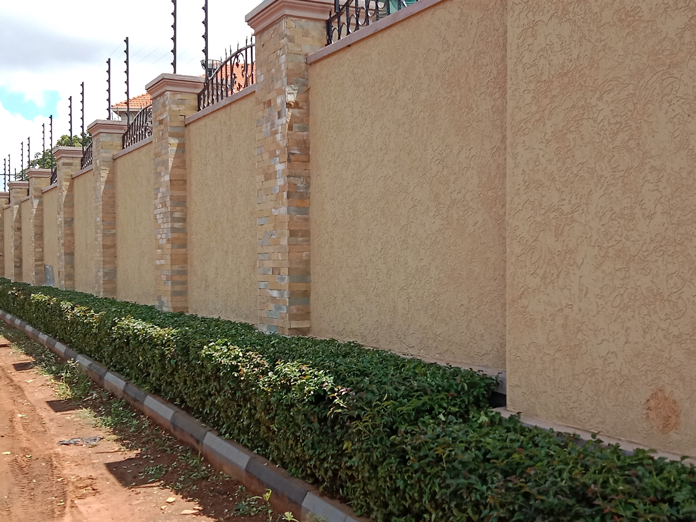 5 bedroom Storeyed house for sale in Munyonyo Kampala Uganda