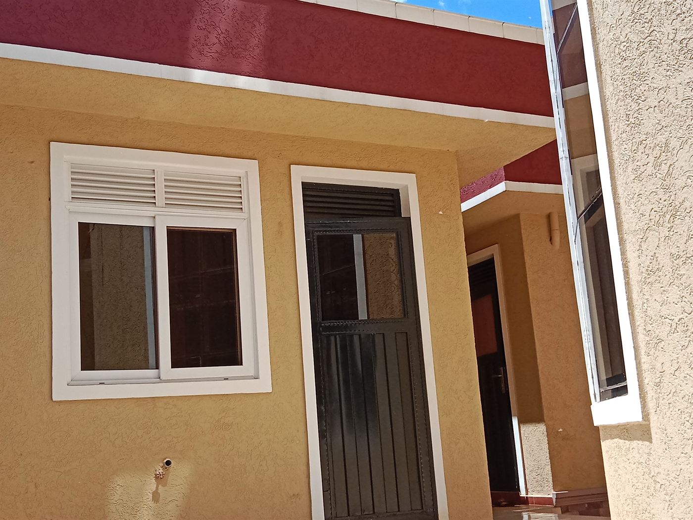 5 bedroom Storeyed house for sale in Munyonyo Kampala Uganda