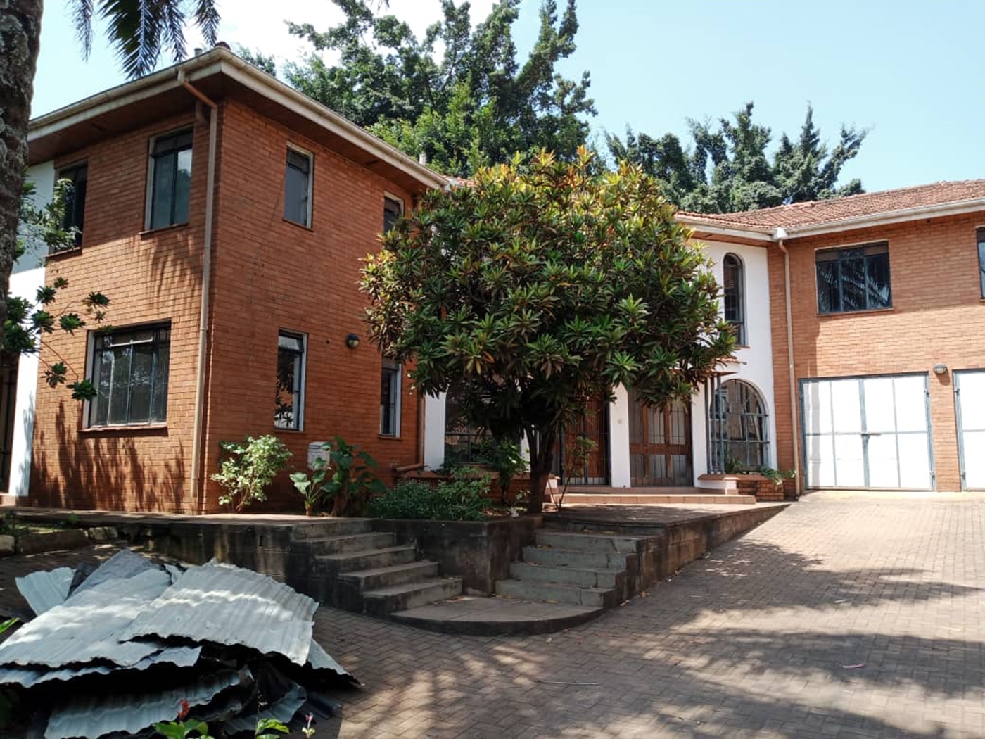  5 bedroom Storeyed house for sale in Naguru Kampala Uganda