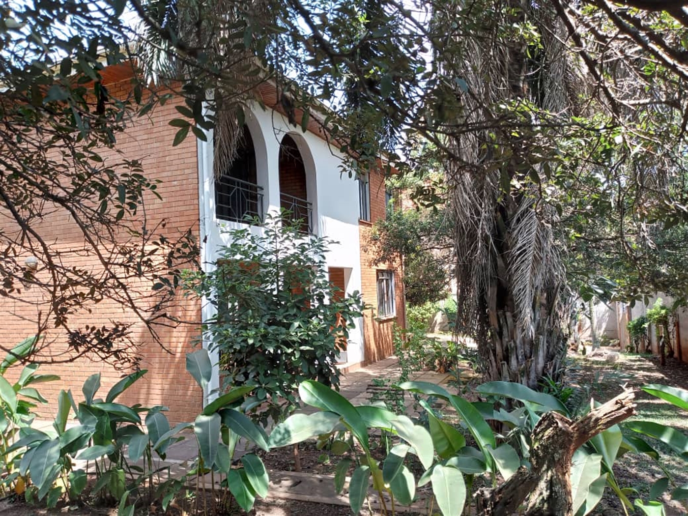  5 bedroom Storeyed house for sale in Naguru Kampala Uganda