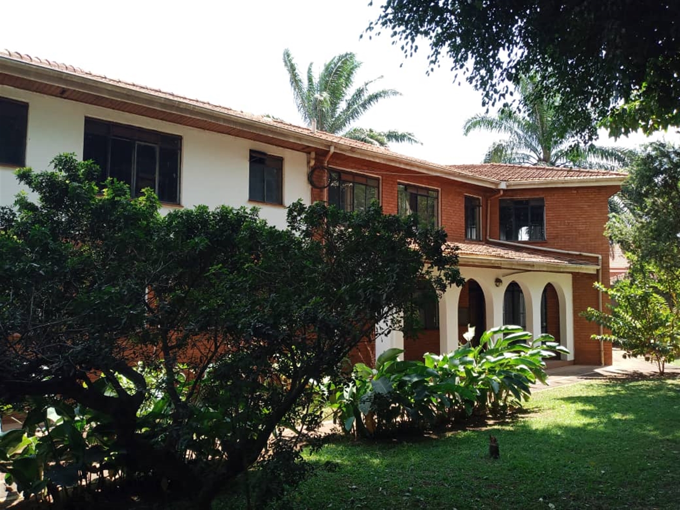  5 bedroom Storeyed house for sale in Naguru Kampa...