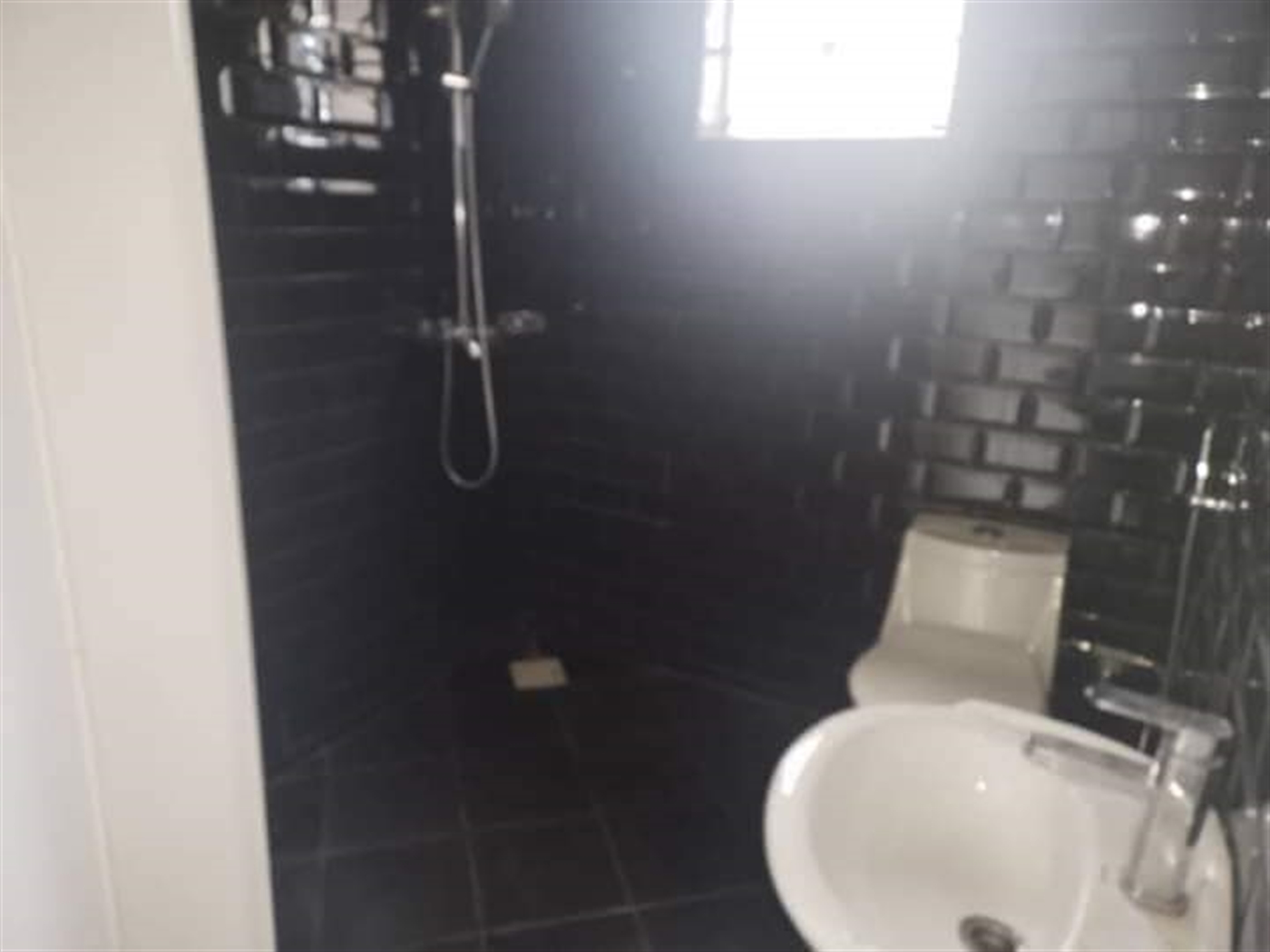 4 bedroom Vacation rental for rent in Kira Wakiso Uganda